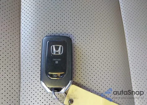 2016 Honda Cr-V Touring z USA, uszkodzony, nr VIN 5J6RM3H98GL020919